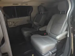 2023 Toyota Sienna 2.5L Hybrid Luxury, чёрный — фото 12