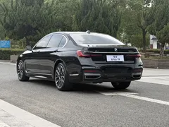 2021 BMW 7 Series 740Li xDrive Executive M Sport Package, чёрный — фото 13
