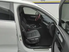 2021 Volvo XC40 T4 4WD Luxury, белый — фото 8