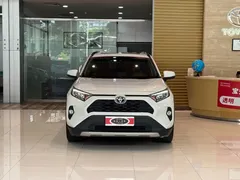 2021 Toyota RAV4 2.0L CVT 2WD Fashion, белый — фото 3
