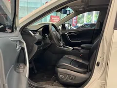 2021 Toyota RAV4 2.0L CVT 2WD Fashion, белый — фото 9