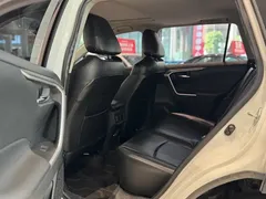 2021 Toyota RAV4 2.0L CVT 2WD Fashion, белый — фото 10