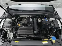 2021 Volkswagen Golf 200TSI DSG Pro, белый — фото 6