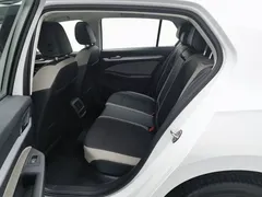 2021 Volkswagen Golf 200TSI DSG Pro, белый — фото 15