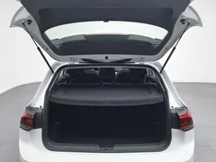2021 Volkswagen Golf 200TSI DSG Pro, белый — фото 16