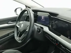 2021 Volkswagen Golf 200TSI DSG Pro, белый — фото 22