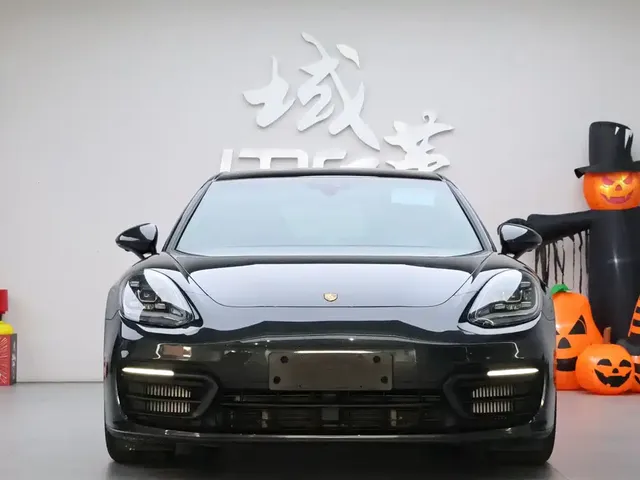 2022 Porsche Panamera 4 E-Hybrid 2.9T PHEV