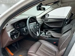 2022 BMW 5 Series 5 530Li, белый — фото 4