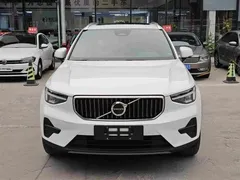 2023 Volvo XC40 Fashion, белый — фото 2