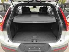2023 Volvo XC40 Fashion, белый — фото 8