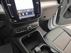 2023 Volvo XC40 Fashion, белый — фото 15