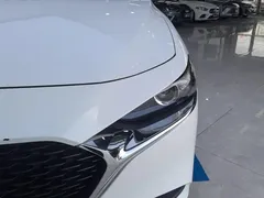 2022 Mazda 3 2.0L AT, белый — фото 5