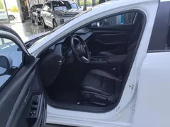 2022 Mazda 3 2.0L AT, белый — фото 9