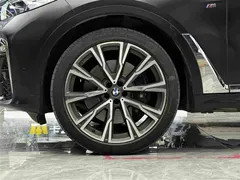 2021 BMW X7 xDrive40i M, чёрный — фото 4