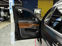 2021 BMW X7 xDrive40i M, чёрный — фото 7