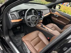 2021 Volvo XC90 B5 Luxury 7-seat, чёрный — фото 13