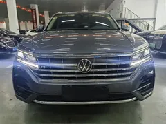 2021 Volkswagen Touareg 3.0TSI Sport Package — фото 2