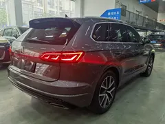 2021 Volkswagen Touareg 3.0TSI Sport Package — фото 4