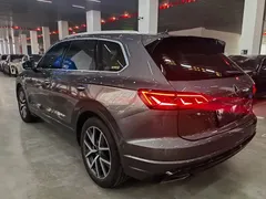 2021 Volkswagen Touareg 3.0TSI Sport Package — фото 6