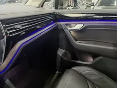 2021 Volkswagen Touareg 3.0TSI Sport Package — фото 13