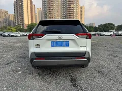 2021 Toyota RAV4 2.0L CVT 2WD Fashion, белый — фото 3