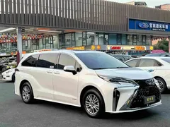 2023 Toyota Sienna 2.5L Hybrid Comfort, белый — фото 3
