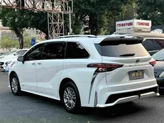 2023 Toyota Sienna 2.5L Hybrid Comfort, белый — фото 5