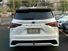 2023 Toyota Sienna 2.5L Hybrid Comfort, белый — фото 7