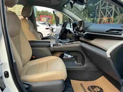 2023 Toyota Sienna 2.5L Hybrid Comfort, белый — фото 12