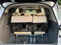2023 Toyota Sienna 2.5L Hybrid Comfort, белый — фото 20