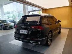 2022 Volkswagen Tiguan L 330TSI AT 2WD, чёрный — фото 29