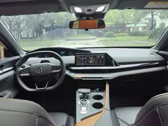 2022 Changan UNI-V 1.5T, белый — фото 5