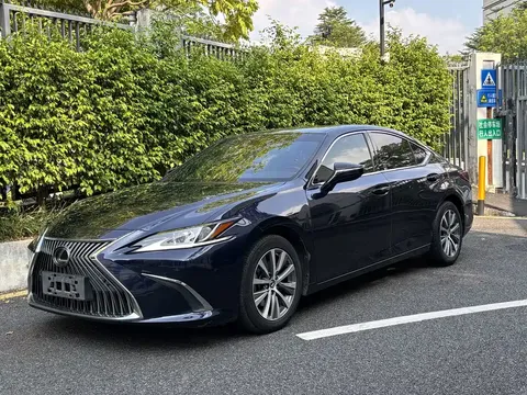 2020 Lexus ES 200