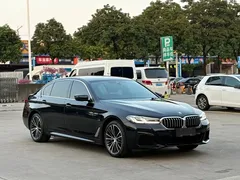2022 BMW 5 Series 5 530Li xDrive M, чёрный — фото 3