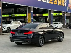 2022 BMW 5 Series 5 530Li xDrive M, чёрный — фото 18