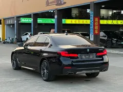 2022 BMW 5 Series 5 530Li xDrive M, чёрный — фото 20