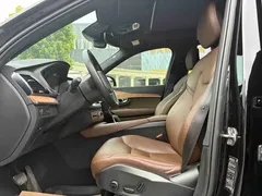 2022 Volvo XC90 B6 Sport 7, чёрный — фото 5