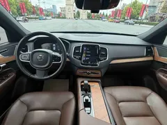 2022 Volvo XC90 B6 Sport 7, чёрный — фото 11