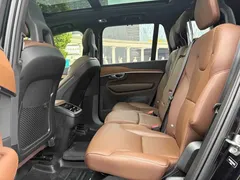 2022 Volvo XC90 B6 Sport 7, чёрный — фото 13