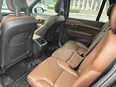 2022 Volvo XC90 B6 Sport 7, чёрный — фото 14