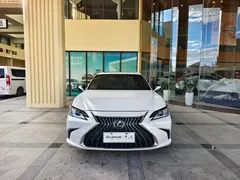 2022 Lexus ES 300h, белый — фото 2