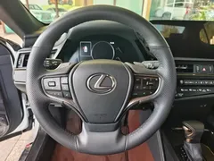 2022 Lexus ES 300h, белый — фото 6