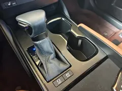 2022 Lexus ES 300h, белый — фото 7