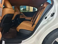 2022 Lexus ES 300h, белый — фото 8