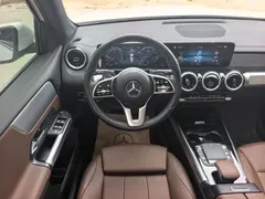 2022 Mercedes-Benz GLB 200, белый — фото 13