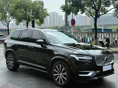 2021 Volvo XC90 B6 Luxury 7