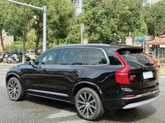 2021 Volvo XC90 B6 Luxury 7, чёрный — фото 5
