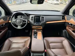2021 Volvo XC90 B6 Luxury 7, чёрный — фото 13