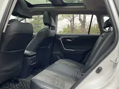 2022 Toyota RAV4 2.0L CVT 4WD Premium, белый — фото 7