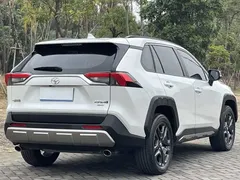 2022 Toyota RAV4 2.0L CVT 4WD Premium, белый — фото 8